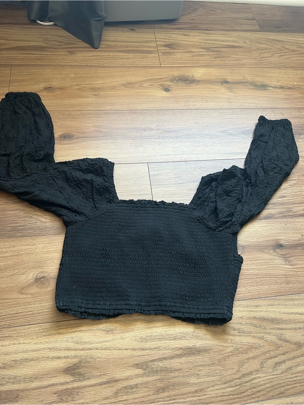American Eagle Black Smocked Cross Front Long Sleeve Blouse Crop Top Size L - Picture 3 of 6